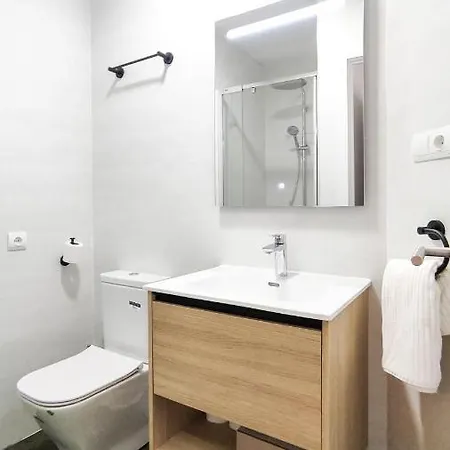 Apartament House Near Plaza De Los Capuchinos By Sharingco