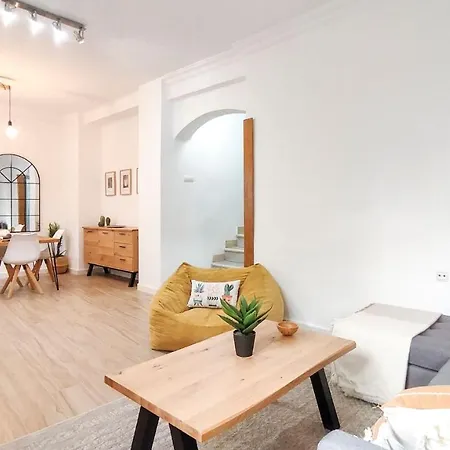House Near Plaza De Los Capuchinos By Sharingco * Malaga